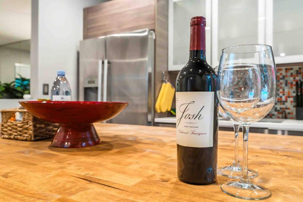 Private Oasis With Pool Near Beaches, Dining & Las Olas فورت لودرديل المظهر الخارجي الصورة