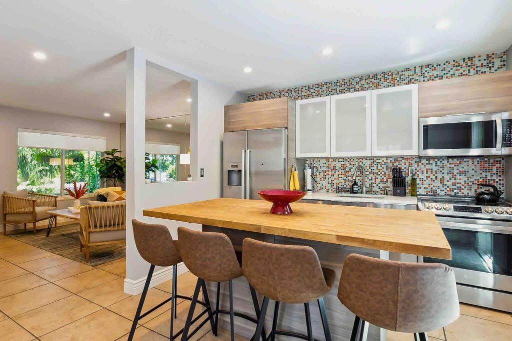 Private Oasis With Pool Near Beaches, Dining & Las Olas فورت لودرديل المظهر الخارجي الصورة