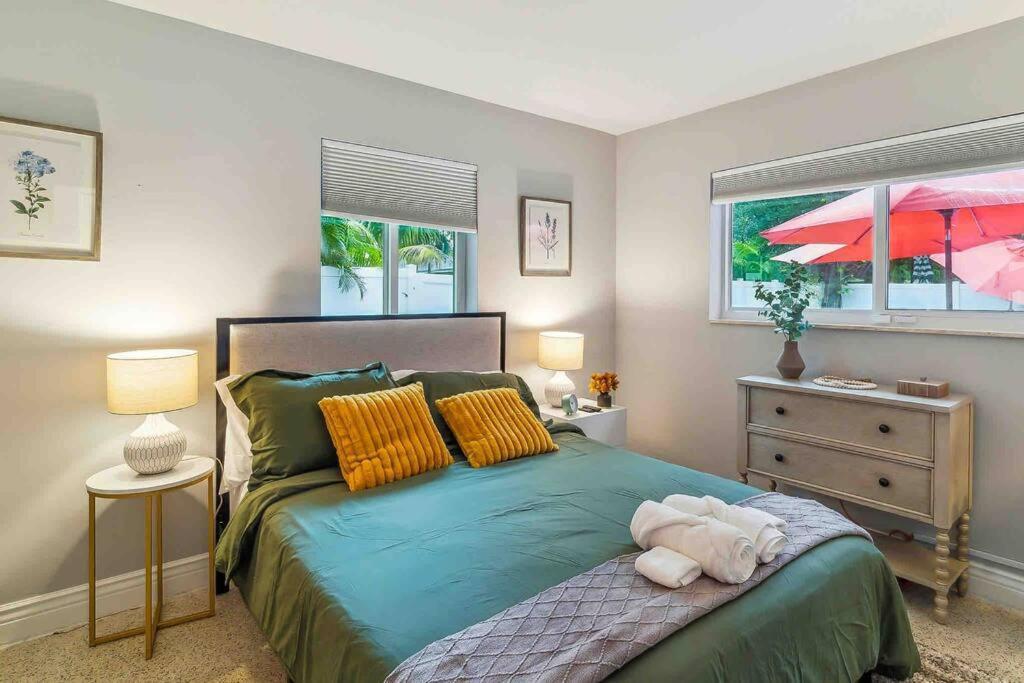 Private Oasis With Pool Near Beaches, Dining & Las Olas فورت لودرديل المظهر الخارجي الصورة