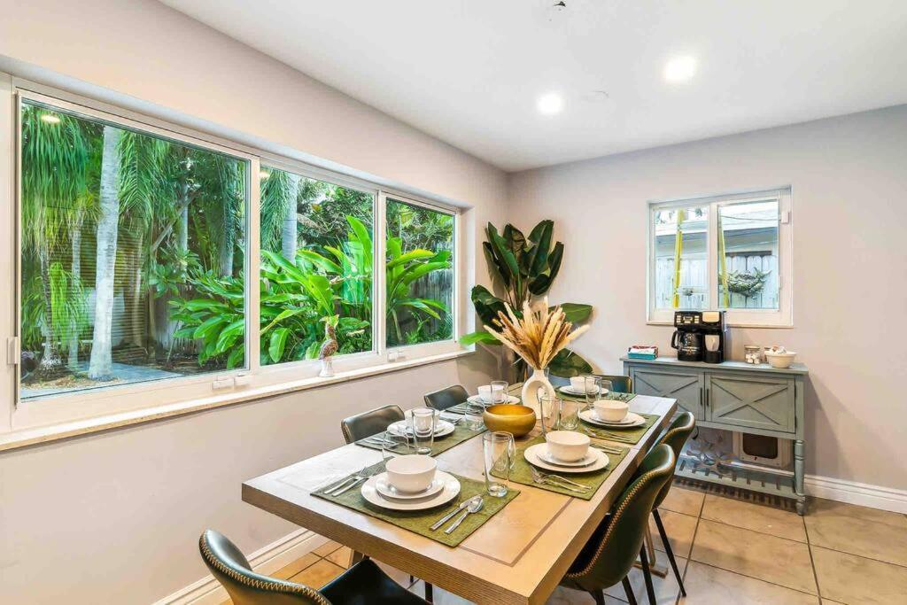 Private Oasis With Pool Near Beaches, Dining & Las Olas فورت لودرديل المظهر الخارجي الصورة