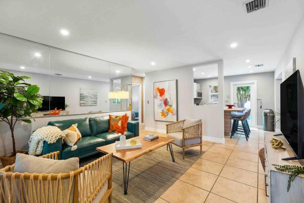 Private Oasis With Pool Near Beaches, Dining & Las Olas فورت لودرديل المظهر الخارجي الصورة