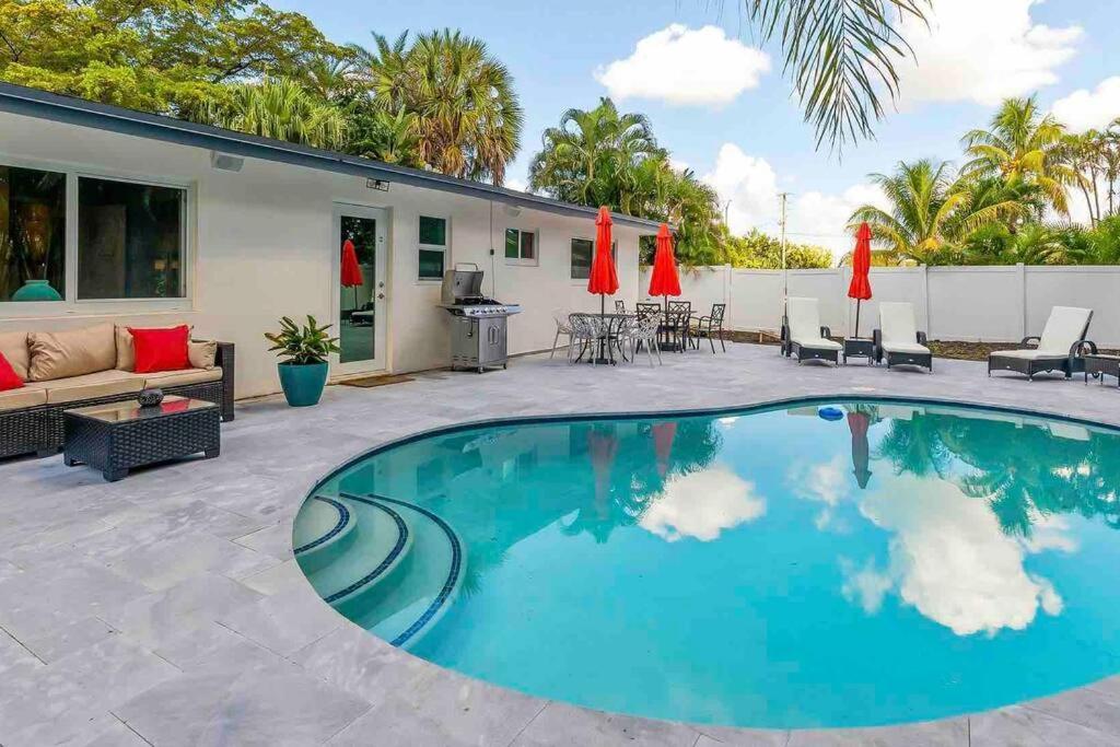 Private Oasis With Pool Near Beaches, Dining & Las Olas فورت لودرديل المظهر الخارجي الصورة