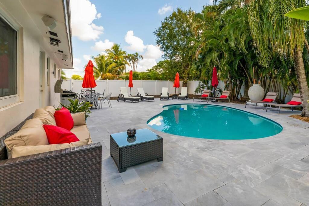 Private Oasis With Pool Near Beaches, Dining & Las Olas فورت لودرديل المظهر الخارجي الصورة