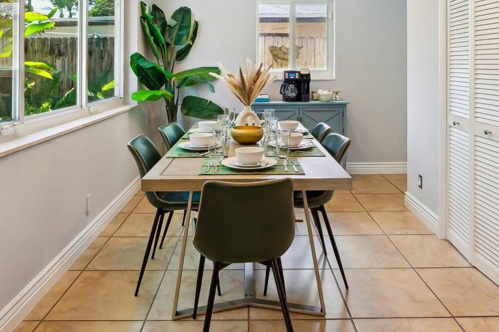 Private Oasis With Pool Near Beaches, Dining & Las Olas فورت لودرديل المظهر الخارجي الصورة
