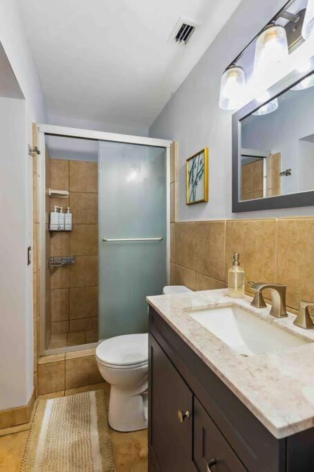 Private Oasis With Pool Near Beaches, Dining & Las Olas فورت لودرديل المظهر الخارجي الصورة