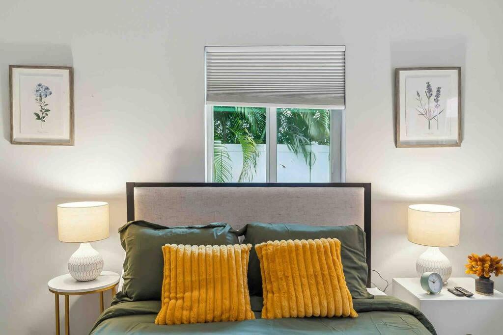 Private Oasis With Pool Near Beaches, Dining & Las Olas فورت لودرديل المظهر الخارجي الصورة
